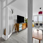 Appartamento Stadium - 7th Floor, Balcony - By Rentujemy *